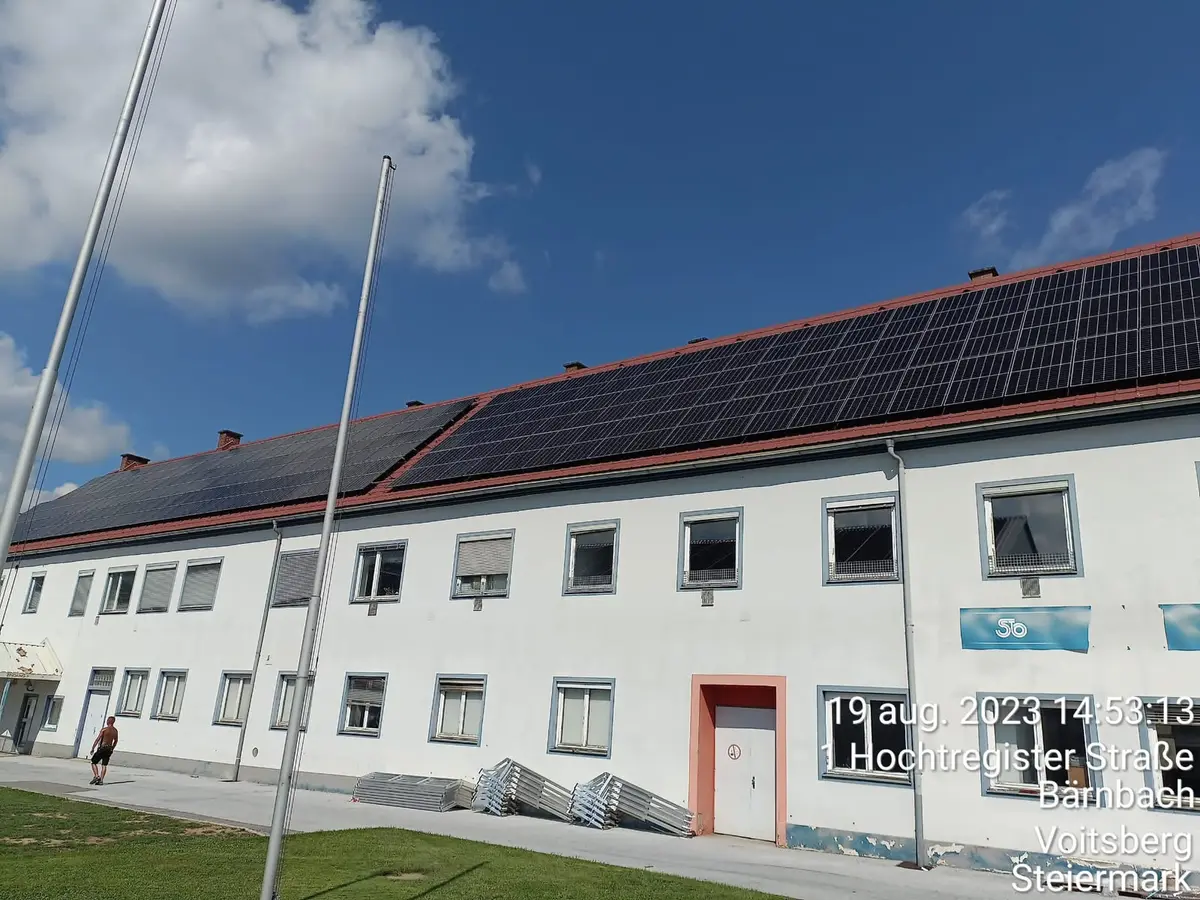 Fotovoltaic pe cladire industriala