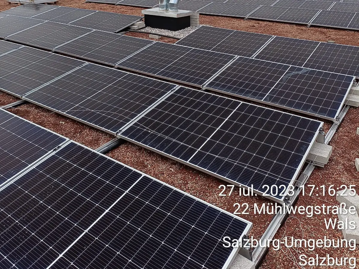 Fotovoltaic pe cladire comerciala